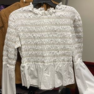 Stunning white blouse!